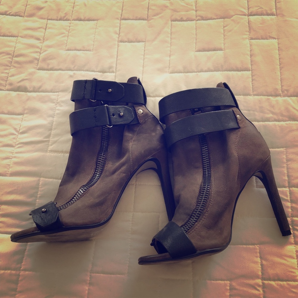 Dolce Vita Booties🌸🌼🌺
